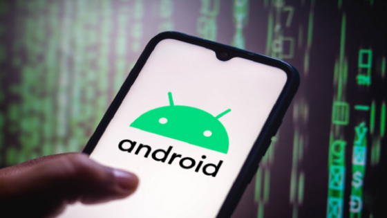 “غوغل” تحظر 8 تطبيقات أندرويد خطيرة والخبراء يدعون المستخدمين إلى حذفها من هواتفهم