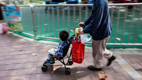 الصين تسمح للأزواج بإنجاب طفل ثالث بعد 40 عاما من سياسة “الطفل الواحد”