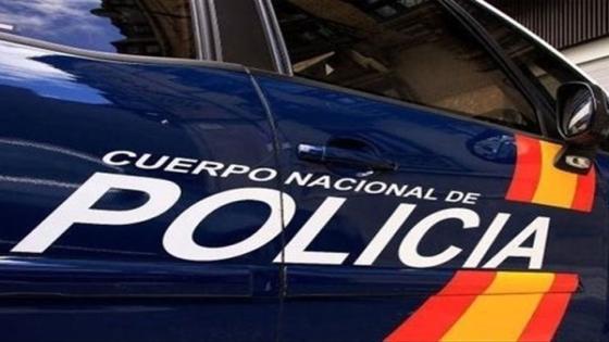إسبانيا: اعتقال أفراد أسرة قيدوا فتاة بسلسلة حديدية لمنعها من الارتباط بمغربي