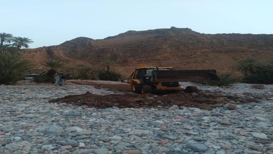 جماعة تليت إقليم طاطا تعبأ مواردها لفتح الطرقات التي تضررت بسبب الأمطار