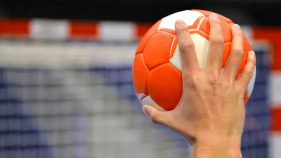 الإتحاد الافريقي لكرة اليد يسحب تنظيم البطولة من المغرب و الجزائر