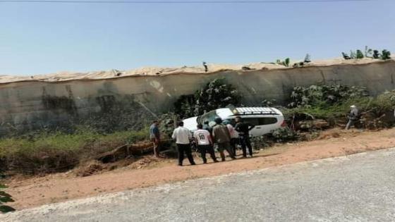 سيارة أجرة تزيغ عن مسارها بالطريق السريع أكادير-تارودانت