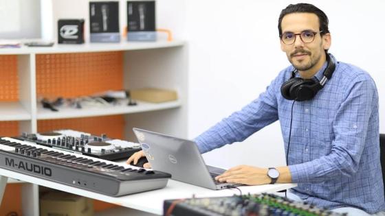 الفنان أحمد عبد الرفيع يطلق أول تطبيق موسيقي مغربي لتأليف وتعلم الموسيقي العالمية