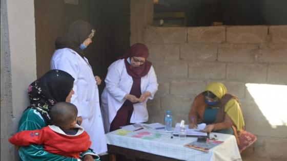 ساكنة دواوير بجماعة المنيزلة بتارودانت تستفيد من حملة طبية واجتماعية