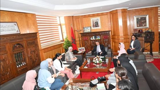 وزير العدل السيد عبد اللطيف وهبي يستقبل فتيات من جمعية “تحليق” لإلغاء زواج القاصرات في المغرب