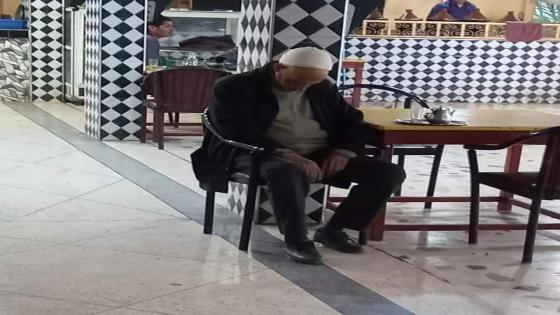 وفاة شيخ داخل مقهى بعد إقصاء المنتخب المغربي