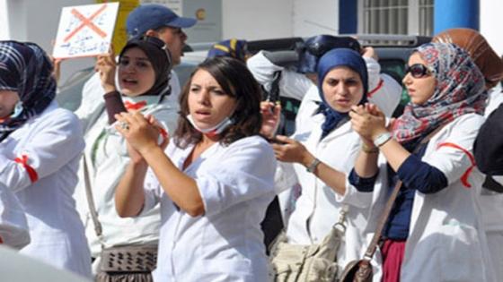 طلبة الطب بأكادير يقاطعون المداومات ويخرجون للاحتجاج