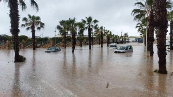 أكادير .. الأمطار تقطع الطريق و تغمر عددا من المنازل بأنزا 