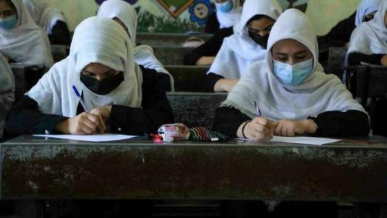 طالبان تسمح للنساء بالدراسة في المدارس والجامعات بشروط “خاصة”