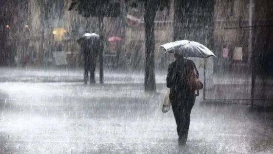 أمطار قوية ورعدية تتراوح بين 20 و 80 ملم يومي الإثنين والثلاثاء بعدد من مناطق المملكة (نشرة إنذارية)